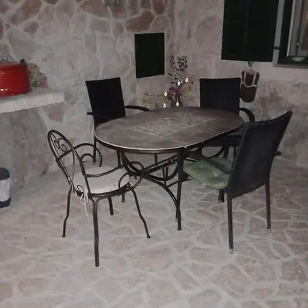 Antica With Yard & Bbq 斯普利特