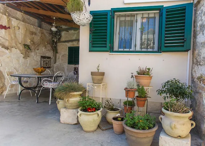 Antica With Yard & Bbq 斯普利特