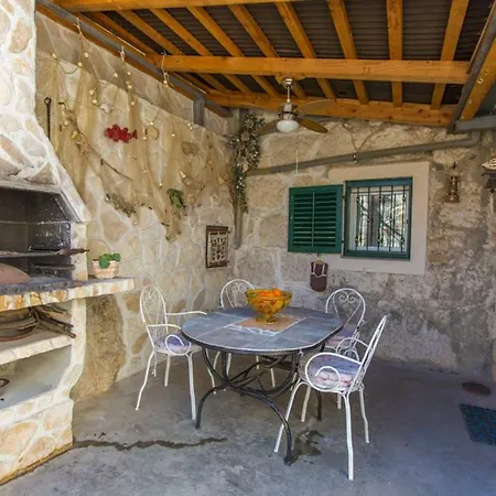 Apartman Antica With Yard & Bbq