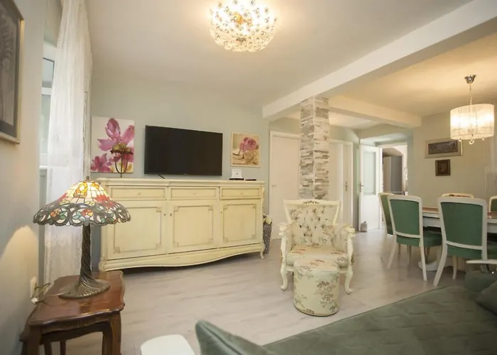 Apartment Antica With Yard & Bbq