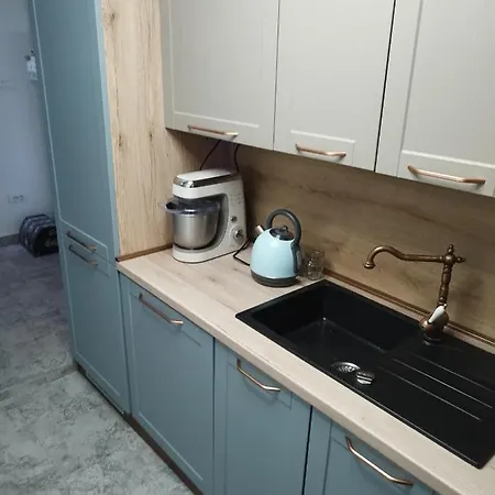 Antica With Yard & Bbq Split