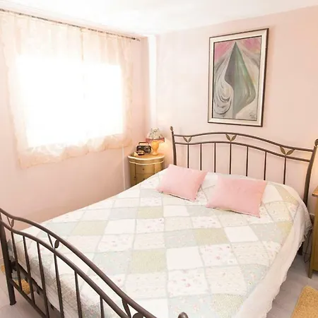 Antica With Yard & Bbq Apartment Split